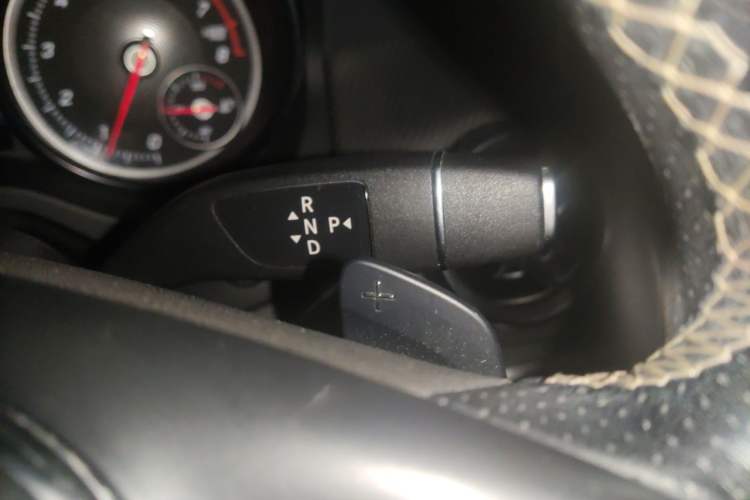 Used Mercedes-Benz GLA 2017 GLA 220 4MATIC Fashion Model Gear Lever