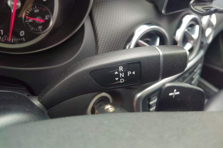 Used Mercedes-Benz GLA 2017 GLA 200 Fashion Model Gear Lever