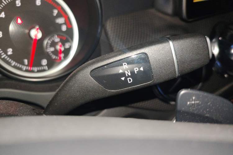 Used Mercedes-Benz GLA 2017 GLA 200 Fashion Model Gear Lever