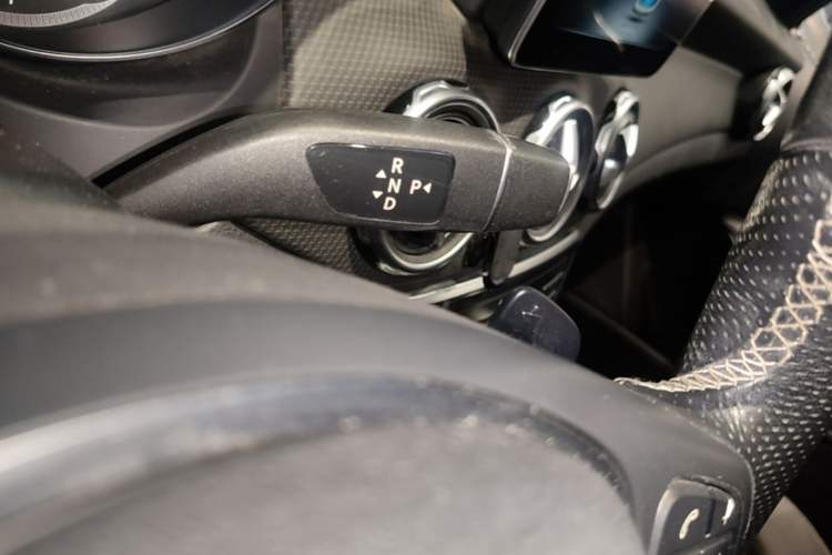 Used Mercedes-Benz GLA 2017 GLA 200 Fashion Model Gear Lever