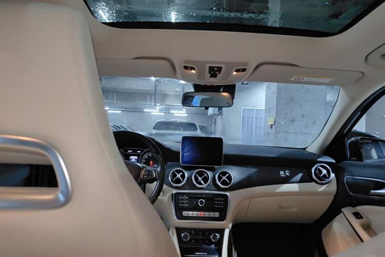 Used Mercedes-Benz GLA 2017 GLA 200 Sport Edition Headliner