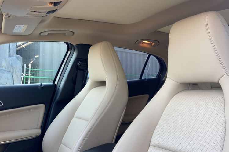 Used Mercedes-Benz GLA 2017 GLA 220 4MATIC Fashion Model Headliner
