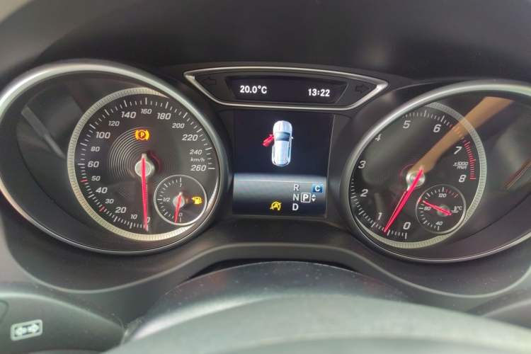 Used Mercedes-Benz GLA 2017 GLA 200 Fashion Model Instrument Cluster