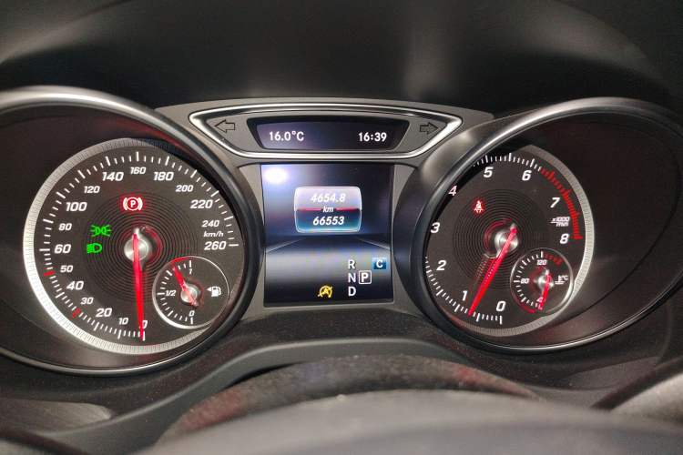 Used Mercedes-Benz GLA 2017 GLA 200 Fashion Model Instrument Cluster
