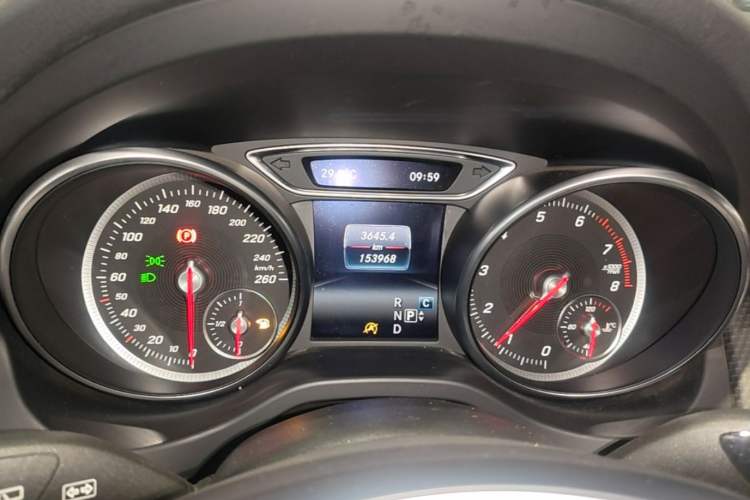 Used Mercedes-Benz GLA 2017 GLA 200 Fashion Model Instrument Cluster