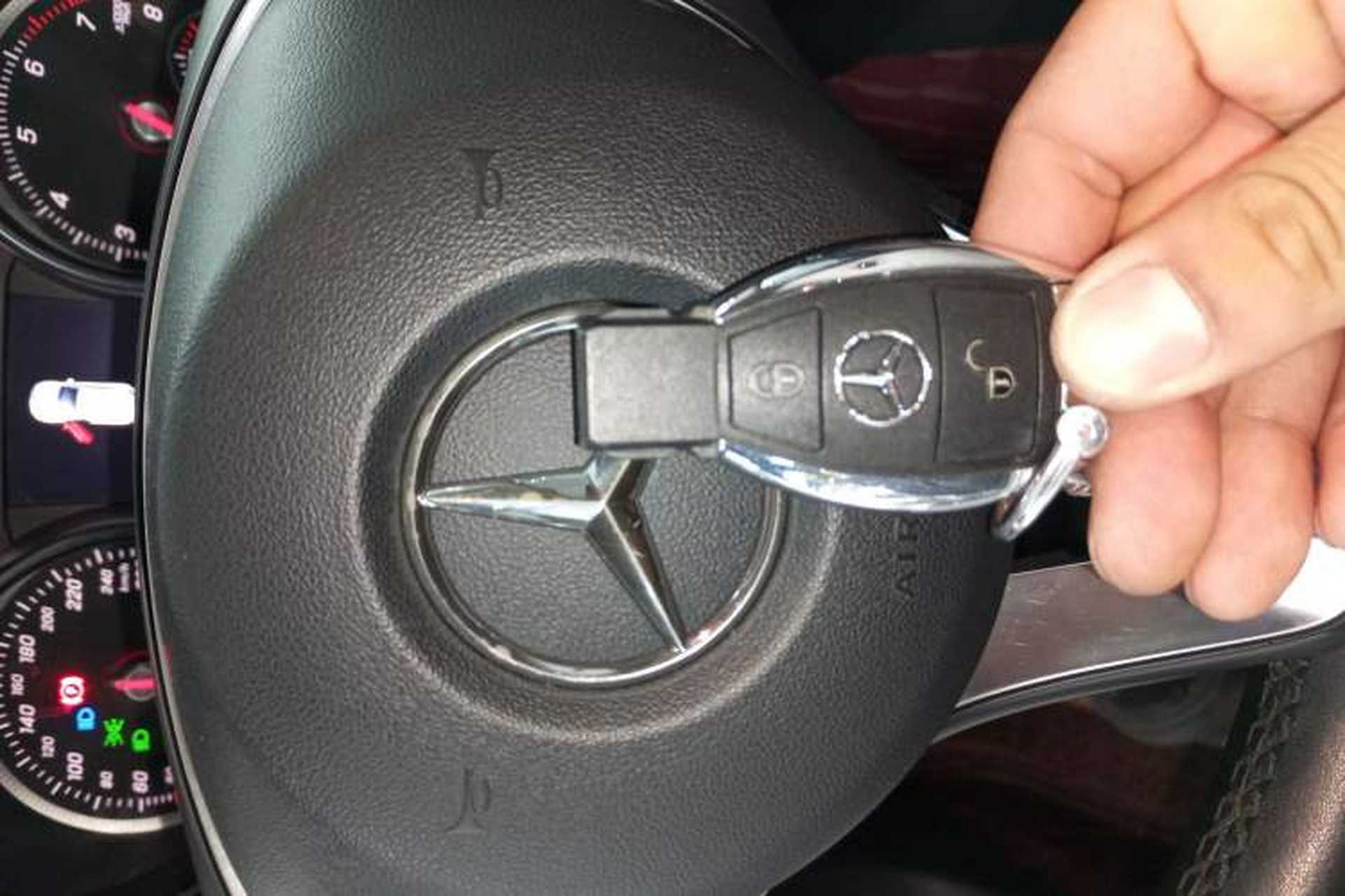 Used Mercedes-Benz GLA 2017 GLA 220 4MATIC Fashion Model Interior 1