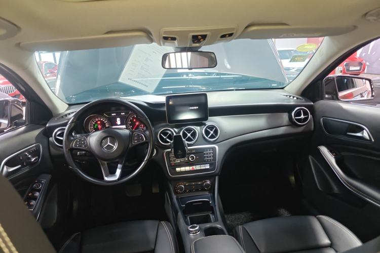 Used Mercedes-Benz GLA 2017 GLA 200 Sport Edition Interior 2
