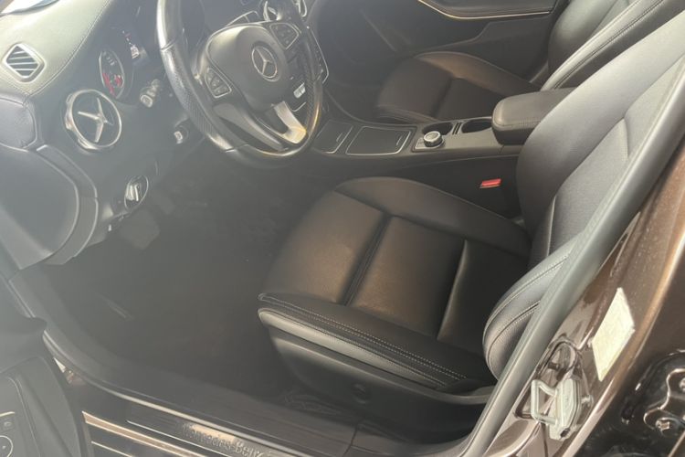 Used Mercedes-Benz GLA 2017 GLA 200 Fashion Model Interior 2