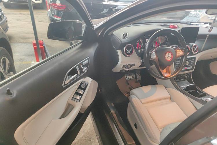 Used Mercedes-Benz GLA 2017 GLA 200 Fashion Model Interior 3