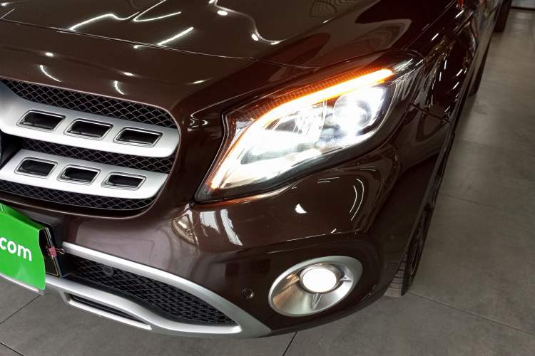 Used Mercedes-Benz GLA 2017 GLA 220 4MATIC Fashion Model Left Front Headlight
