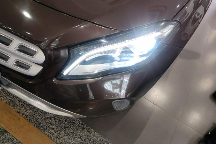 Used Mercedes-Benz GLA 2017 GLA 200 Fashion Model Left Front Headlight