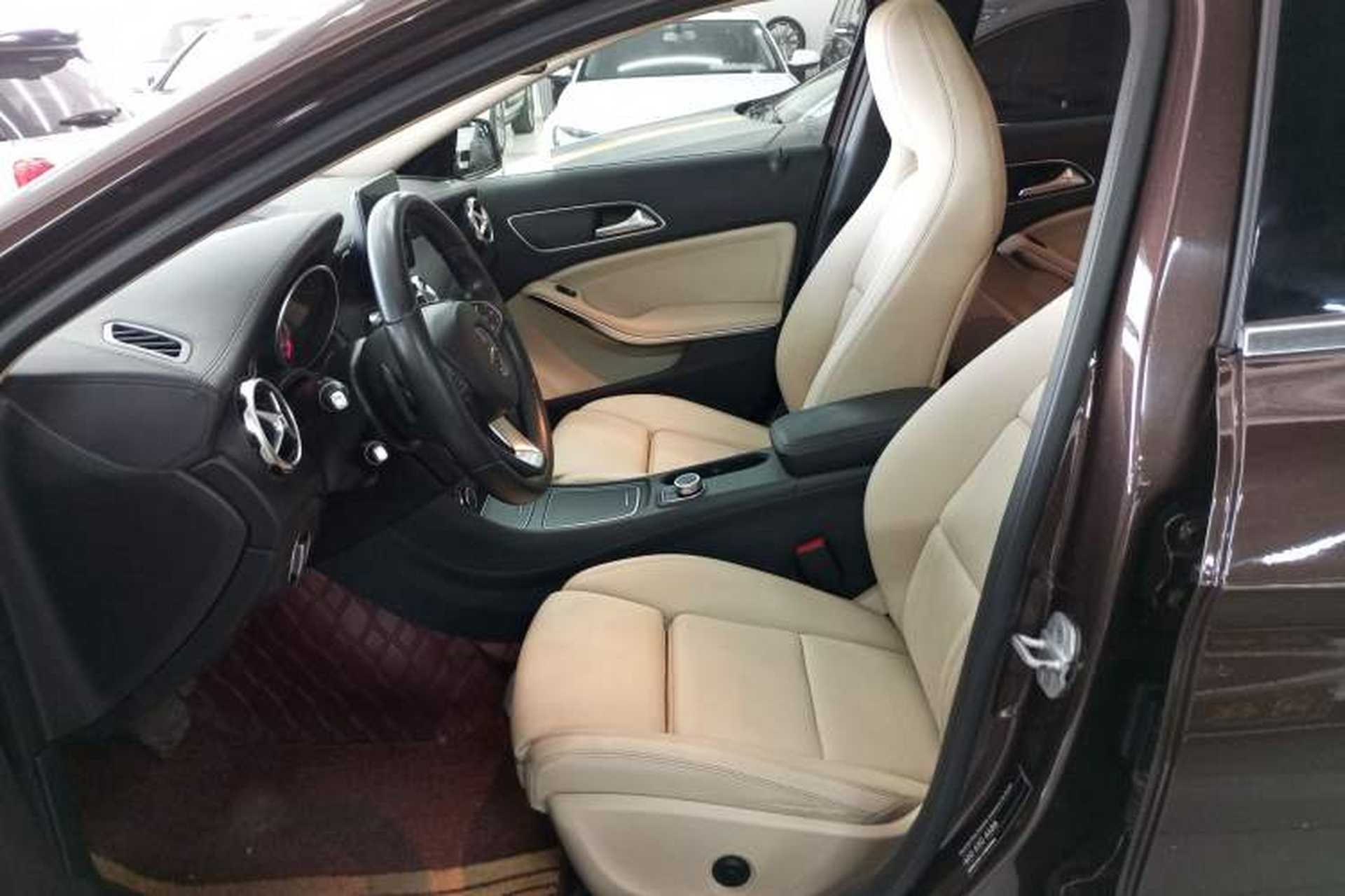 Used Mercedes-Benz GLA 2017 GLA 220 4MATIC Fashion Model Left Front Seat