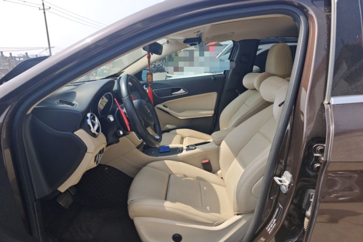 Used Mercedes-Benz GLA 2017 GLA 200 Sport Edition Left Front Seat