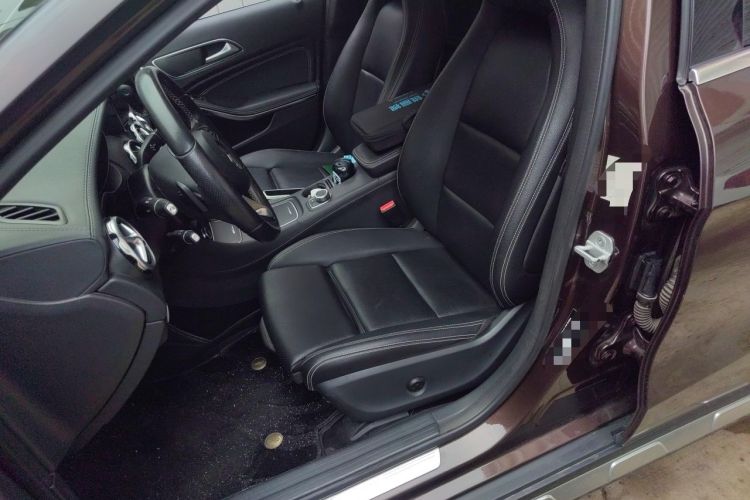 Used Mercedes-Benz GLA 2017 GLA 200 Fashion Model Left Front Seat
