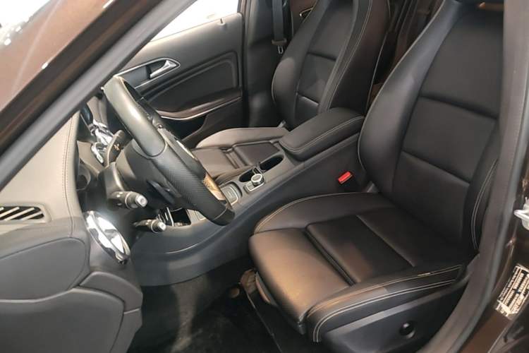 Used Mercedes-Benz GLA 2017 GLA 200 Fashion Model Left Front Seat