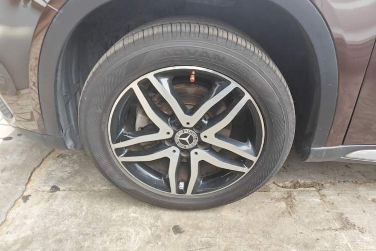 Used Mercedes-Benz GLA 2017 GLA 200 Fashion Model Left Front Wheel Hub