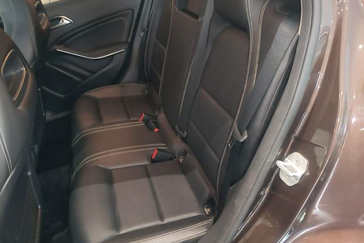 Used Mercedes-Benz GLA 2017 GLA 200 Fashion Model Left Rear Seat
