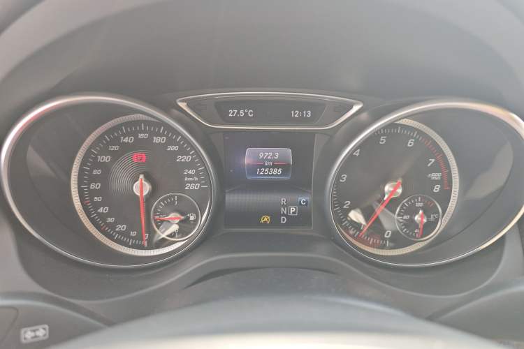 Used Mercedes-Benz GLA 2017 GLA 200 Sport Edition Odometer Close Up