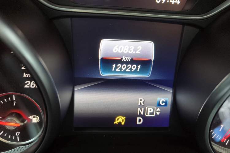Used Mercedes-Benz GLA 2017 GLA 200 Fashion Model Odometer Close Up