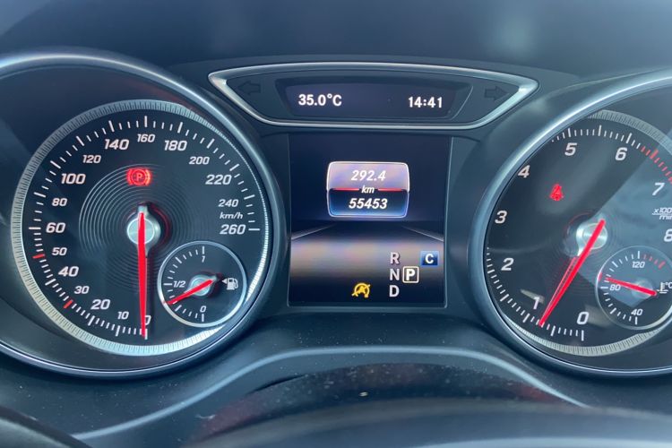 Used Mercedes-Benz GLA 2017 GLA 220 4MATIC Fashion Model Odometer Close Up