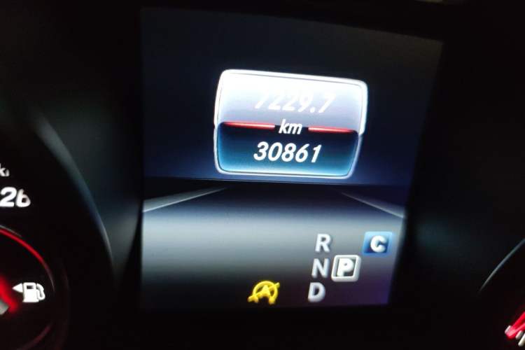 Used Mercedes-Benz GLA 2017 GLA 200 Fashion Model Odometer Close Up