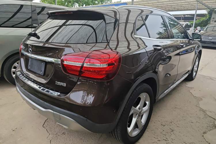 Used Mercedes-Benz GLA 2017 GLA 200 Sport Edition Rear Right 45 Deg