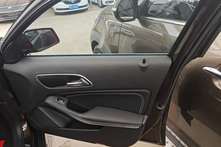 Used Mercedes-Benz GLA 2017 GLA 200 Sport Edition Right Front Door Interior