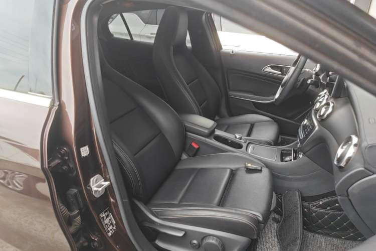 Used Mercedes-Benz GLA 2017 GLA 200 Fashion Model Right Front Seat