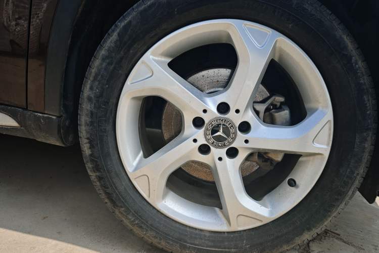 Used Mercedes-Benz GLA 2017 GLA 200 Sport Edition Right Front Wheel Hub