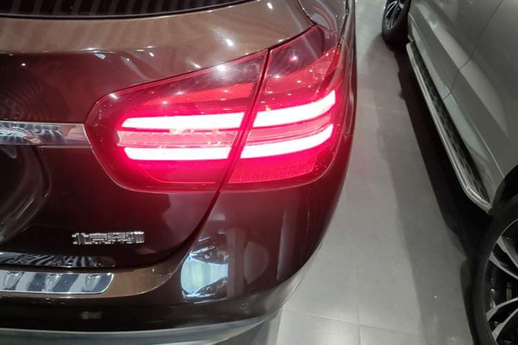 Used Mercedes-Benz GLA 2017 GLA 200 Fashion Model Right Rear Taillight