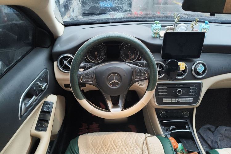 Used Mercedes-Benz GLA 2017 GLA 200 Sport Edition Steering Wheel