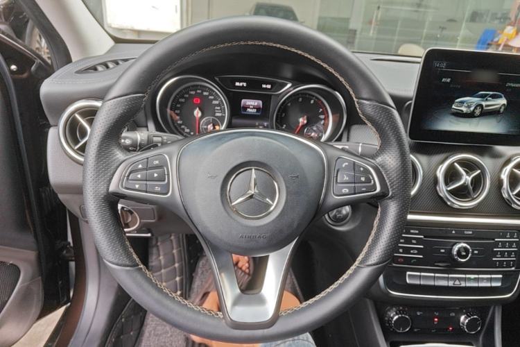 Used Mercedes-Benz GLA 2017 GLA 200 Fashion Model Steering Wheel