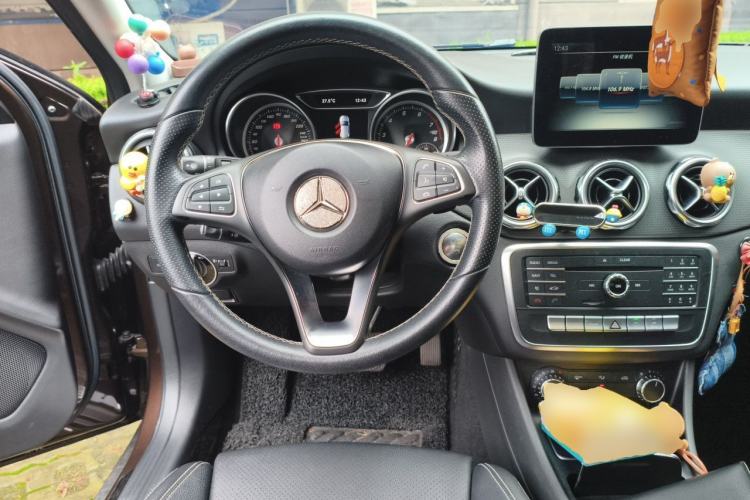 Used Mercedes-Benz GLA 2017 GLA 200 Sport Edition Steering Wheel