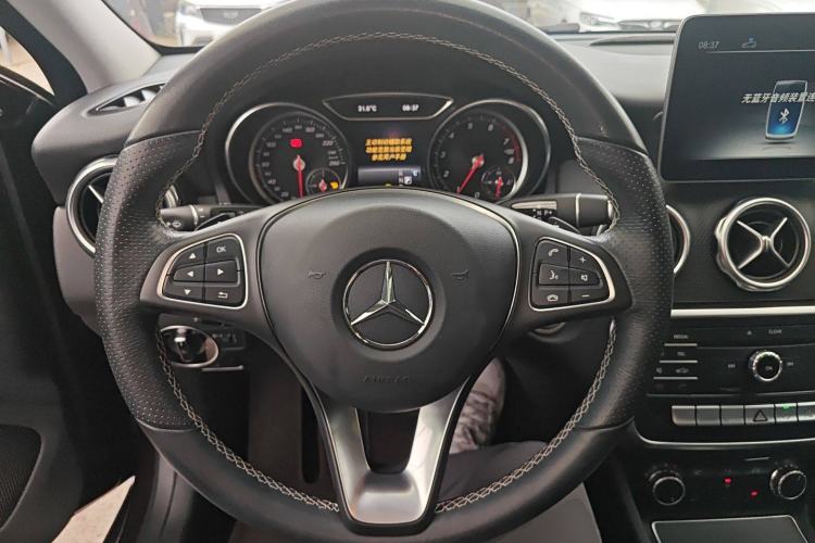 Used Mercedes-Benz GLA 2017 GLA 200 Sport Edition Steering Wheel