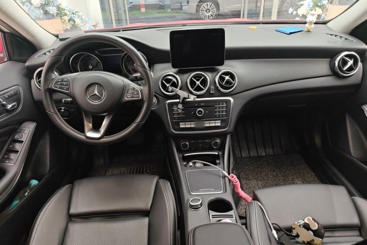 Used Mercedes-Benz GLA 2017 GLA 200 Sport Edition Center Console