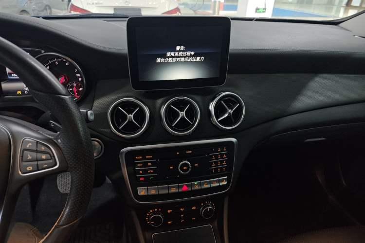 Used Mercedes-Benz GLA 2017 GLA 220 4MATIC Fashion Model Audio And AC Panel