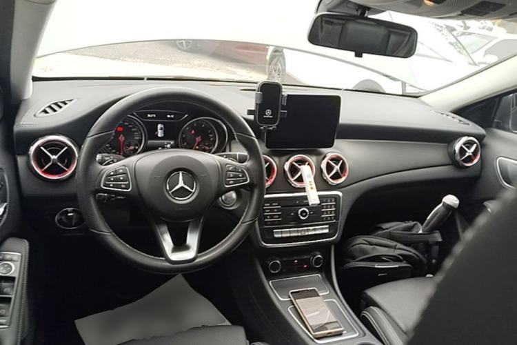 Used Mercedes-Benz GLA 2017 GLA 200 Fashion Model Center Console