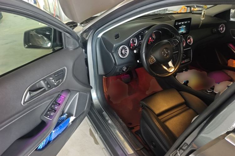 Used Mercedes-Benz GLA 2017 GLA 200 Sport Edition Driver Seat