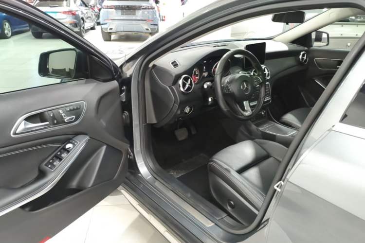 Used Mercedes-Benz GLA 2017 GLA 220 4MATIC Fashion Model Driver Seat