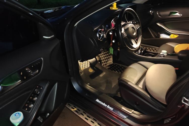 Used Mercedes-Benz GLA 2017 GLA 200 Sport Edition Driver Seat