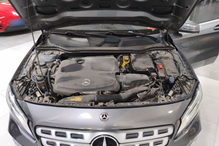 Used Mercedes-Benz GLA 2017 GLA 220 4MATIC Fashion Model Engine Bay