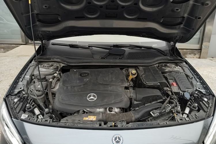 Used Mercedes-Benz GLA 2017 GLA 200 Fashion Model Engine Bay