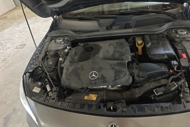 Used Mercedes-Benz GLA 2017 GLA 200 Sport Edition Engine Bay Right