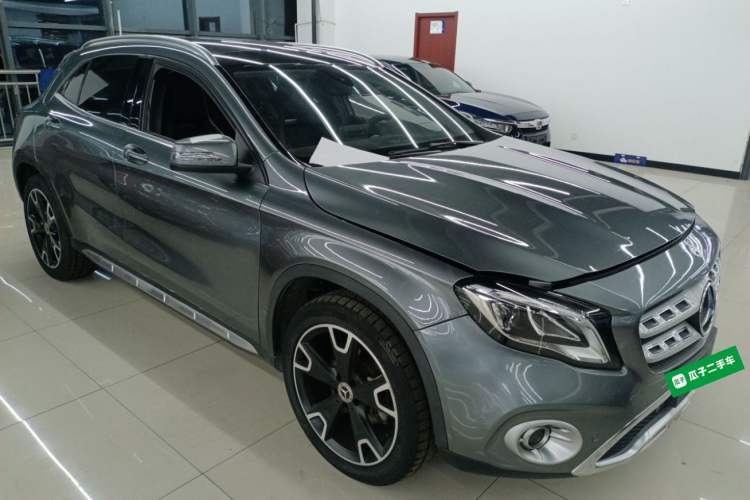 Used Mercedes-Benz GLA 2017 GLA 220 4MATIC Fashion Model Exterior 2
