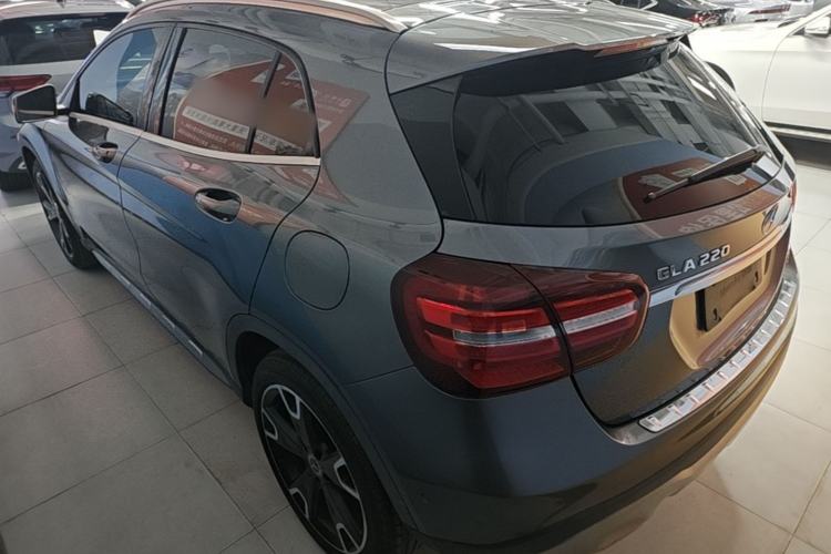 Used Mercedes-Benz GLA 2017 GLA 220 4MATIC Fashion Model Exterior 2