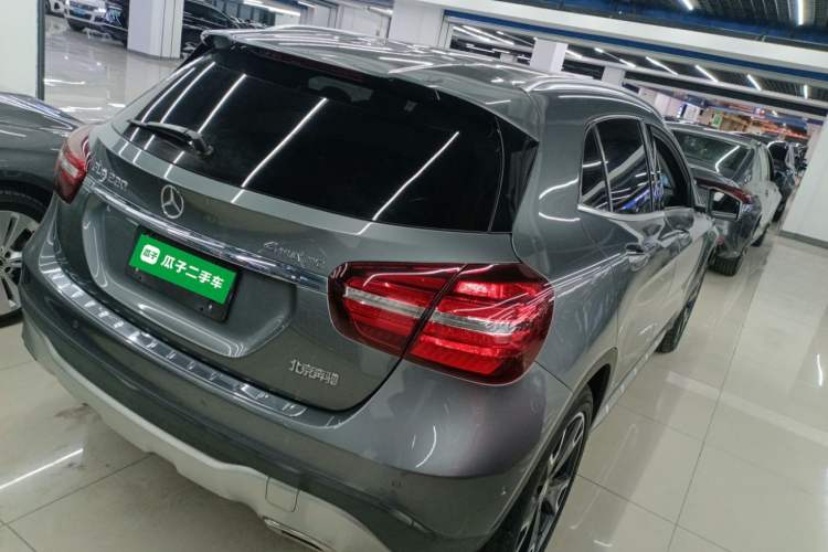 Used Mercedes-Benz GLA 2017 GLA 220 4MATIC Fashion Model Exterior 5