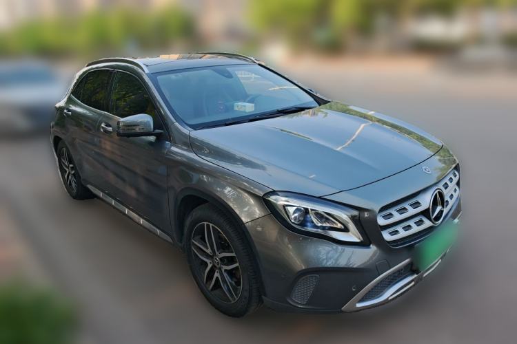 Used Mercedes-Benz GLA 2017 GLA 200 Fashion Model Front Right 45 Deg