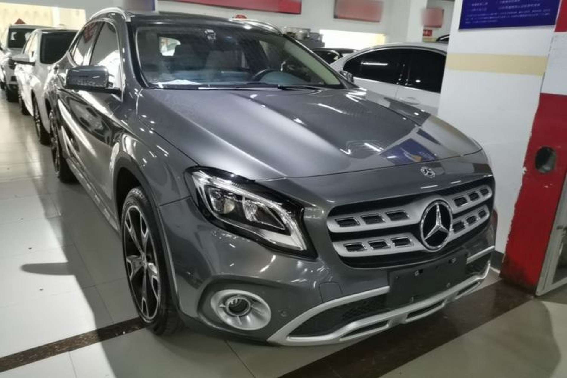 Used Mercedes-Benz GLA 2017 GLA 220 4MATIC Fashion Model Front Right 45 Deg