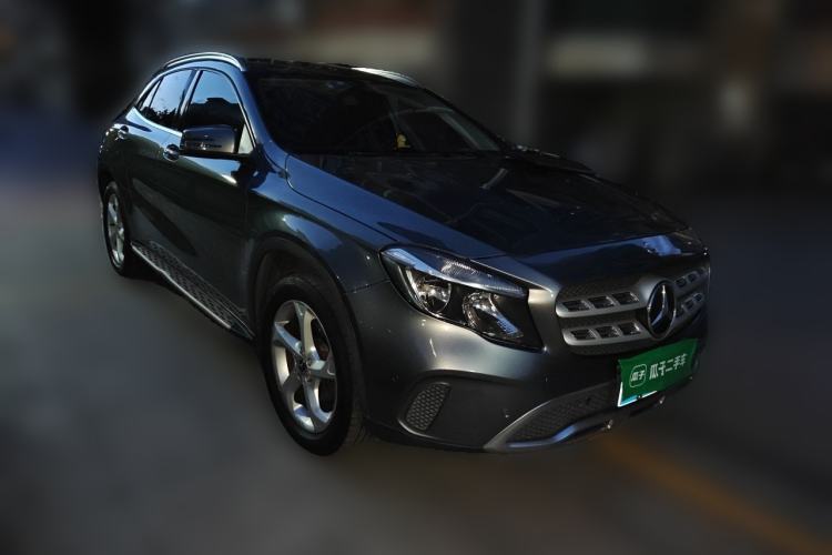 Used Mercedes-Benz GLA 2017 GLA 200 Sport Edition Front Right 45 Deg