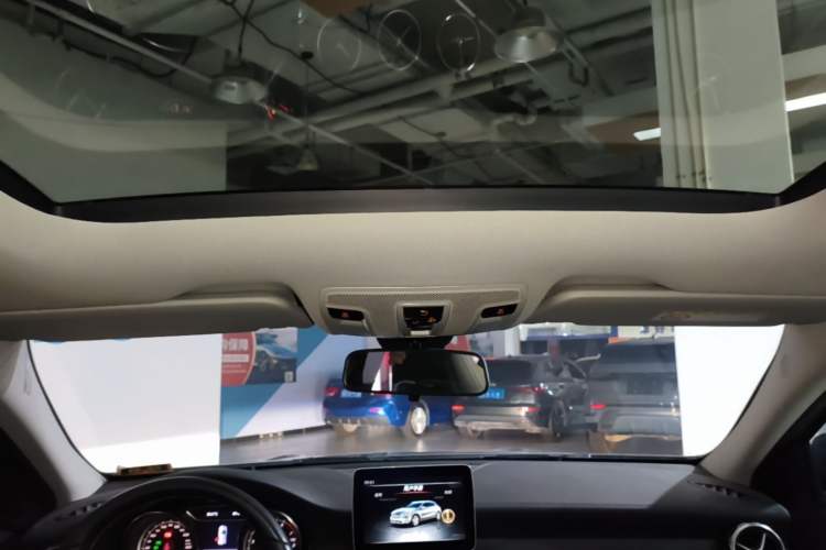 Used Mercedes-Benz GLA 2017 GLA 220 4MATIC Fashion Model Headliner